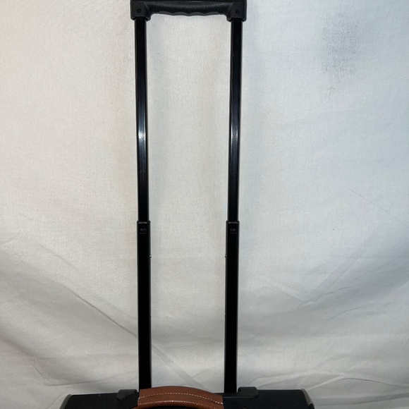 Longchamp - Boxford Carry On Luggage Size 55cm/Medium in Black/Brown - 80% OFF - Picture 16 of 16